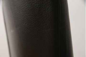 中古　Cassina(カッシーナ)　K10 DODO(ドド)　洗練されたモダンデザインが目を引くシェーズロング(リクライニングチェア、アームチェア、回転椅子、回転イス、一人掛けソファ、1人掛けソファ)(R-066269)