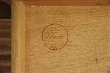 中古　美品　DREXEL HERITAGE(ドレクセルヘリテイジ)　Triune(トライユン)　クラシックなデザインがステキなニーホールデスク(両袖デスク、机、ワークデスク、在宅ワーク用、在宅用)(定価約41万円)(R-066274)
