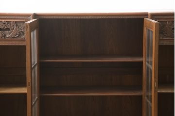 ビンテージ家具　高級品　シノワズリ様式　クルミ材　手彫りの彫刻が細やかで美しいサイドボード(キャビネット、収納棚、戸棚、ヴィンテージ)(R-066275)