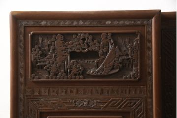 ビンテージ家具　高級品　シノワズリ様式　クルミ材　手彫りの彫刻が細やかで美しいサイドボード(キャビネット、収納棚、戸棚、ヴィンテージ)(R-066275)