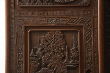 ビンテージ家具　高級品　シノワズリ様式　クルミ材　手彫りの彫刻が細やかで美しいサイドボード(キャビネット、収納棚、戸棚、ヴィンテージ)(R-066275)