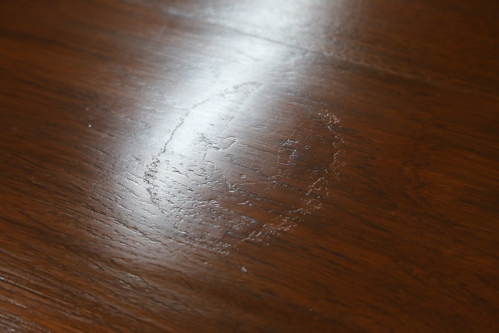 ヴィンテージ家具　1960年から1970年頃　高級品　シノワズリ様式　クルミ材　手彫りの彫刻が細やかで美しいサイドボード　(R-066275)