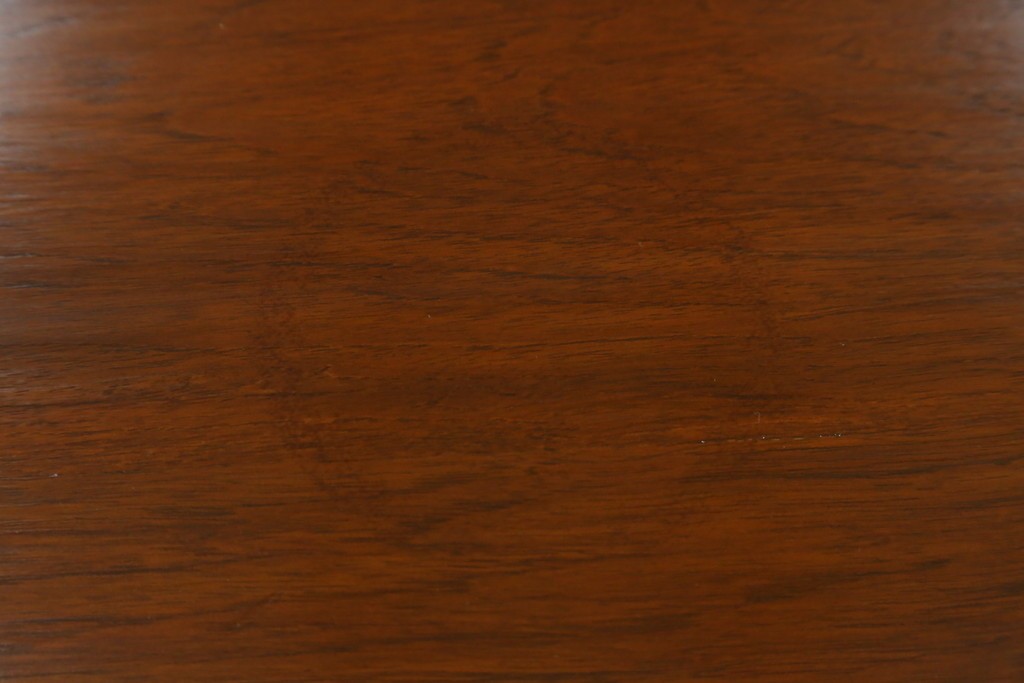 ヴィンテージ家具　1960年から1970年頃　高級品　シノワズリ様式　クルミ材　手彫りの彫刻が細やかで美しいサイドボード　(R-066275)