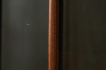 ヴィンテージ家具　1960年から1970年頃　高級品　シノワズリ様式　クルミ材　手彫りの彫刻が細やかで美しいサイドボード　(R-066275)