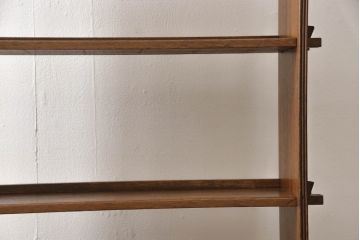 和製アンティーク　昭和レトロな雰囲気を醸し出す楔(くさび)式本棚(オープンシェルフ、ブックシェルフ、飾り棚)(R-066280)