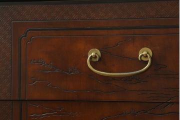 中古　レア品　DREXEL HERITAGE(ドレクセルヘリテイジ)　シノワズリ様式　品のある佇まいと細やかな彫刻が美しいサイドボード(チェスト、引き出し、洋服タンス、テレビ台、テレビボード)(R-066297)