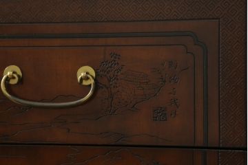 中古　レア品　DREXEL HERITAGE(ドレクセルヘリテイジ)　シノワズリ様式　品のある佇まいと細やかな彫刻が美しいサイドボード(チェスト、引き出し、洋服タンス、テレビ台、テレビボード)(R-066297)