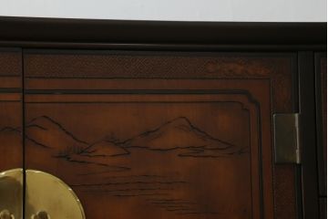 中古　レア品　DREXEL HERITAGE(ドレクセルヘリテイジ)　シノワズリ様式　品のある佇まいと細やかな彫刻が美しいサイドボード(チェスト、引き出し、洋服タンス、テレビ台、テレビボード)(R-066297)