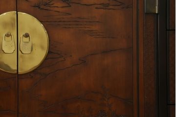 中古　レア品　DREXEL HERITAGE(ドレクセルヘリテイジ)　シノワズリ様式　品のある佇まいと細やかな彫刻が美しいサイドボード(チェスト、引き出し、洋服タンス、テレビ台、テレビボード)(R-066297)