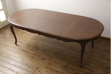 中古　DREXEL HERITAGE(ドレクセルヘリテイジ)　Touraine(ツーレイン)　滑らかな曲線が優雅な印象のダイニングテーブル(エクステンションテーブル、食卓、4人掛け、6人掛け、8人掛け、オーバル型)(定価約80万円)(R-066298)