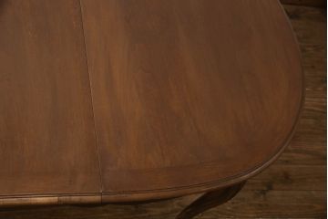 中古　DREXEL HERITAGE(ドレクセルヘリテイジ)　Touraine(ツーレイン)　滑らかな曲線が優雅な印象のダイニングテーブル(エクステンションテーブル、食卓、4人掛け、6人掛け、8人掛け、オーバル型)(定価約80万円)(R-066298)