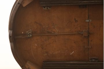 中古　DREXEL HERITAGE(ドレクセルヘリテイジ)　Touraine(ツーレイン)　滑らかな曲線が優雅な印象のダイニングテーブル(エクステンションテーブル、食卓、4人掛け、6人掛け、8人掛け、オーバル型)(定価約80万円)(R-066298)
