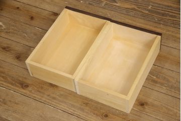 中古　北海道民芸家具　クラシカルな雰囲気が魅力!!落ち着きのある空間づくりにおすすめのサイドボード(サイドキャビネット、収納棚、戸棚、リビングボード)(R-066299)