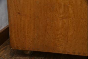 イギリスビンテージ　希少!!　ERCOL(アーコール)　美しい木目と滑らかに面取りされた扉が上品な雰囲気を醸し出すワードローブ(洋服タンス、収納棚、戸棚、キャビネット、ヴィンテージ、英国)(R-066300)