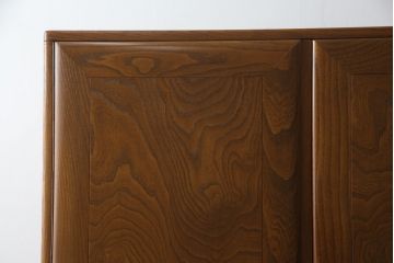 イギリスビンテージ　希少!!　ERCOL(アーコール)　美しい木目と滑らかに面取りされた扉が上品な雰囲気を醸し出すワードローブ(洋服タンス、収納棚、戸棚、キャビネット、ヴィンテージ、英国)(R-066300)