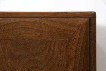 イギリスビンテージ　希少!!　ERCOL(アーコール)　美しい木目と滑らかに面取りされた扉が上品な雰囲気を醸し出すワードローブ(洋服タンス、収納棚、戸棚、キャビネット、ヴィンテージ、英国)(R-066300)