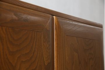 イギリスビンテージ　希少!!　ERCOL(アーコール)　美しい木目と滑らかに面取りされた扉が上品な雰囲気を醸し出すワードローブ(洋服タンス、収納棚、戸棚、キャビネット、ヴィンテージ、英国)(R-066300)