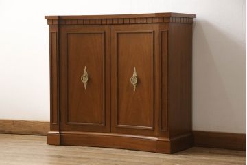 中古　DREXEL HERITAGE(ドレクセルヘリテイジ)　Triune(トライユン)　クラシカルな佇まいが魅力のコンソールテーブル(ホールチェスト、サイドボード、収納棚、戸棚、サイドキャビネット)(定価約34万円)(R-066301)