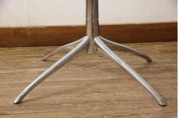 中古　短期使用　極美品　北欧家具　ノルウェー製　Stressless Urban table(ストレスレス・アーバンテーブル)　Sサイズ　洗練されたモダンデザインがお洒落なガラステーブル(回転テーブル、丸テーブル、ラウンドテーブル、カクテルテーブル、サイドテーブル、コーヒーテーブル)(R-066305)