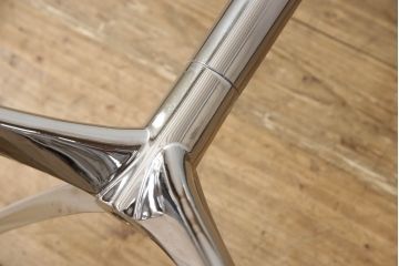 中古　短期使用　極美品　北欧家具　ノルウェー製　Stressless Urban table(ストレスレス・アーバンテーブル)　Sサイズ　洗練されたモダンデザインがお洒落なガラステーブル(回転テーブル、丸テーブル、ラウンドテーブル、カクテルテーブル、サイドテーブル、コーヒーテーブル)(R-066305)