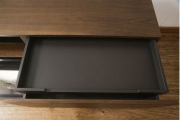 中古　美品　Cassinaixc.(カッシーナイクスシー)　IXC. R&D(イクスシー.R&D)　BREATH(ブレス)　オークスモーク材　洗練されたモダンデザインが魅力のシアターボード(テレビ台、テレビボード、サイドボード、サイドキャビネット、ローボード、収納棚、戸棚、リビングボード)(定価約53万4千円)(R-066307)
