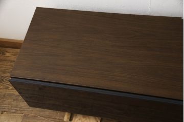 中古　美品　Cassinaixc.(カッシーナイクスシー)　IXC. R&D(イクスシー.R&D)　BREATH(ブレス)　オークスモーク材　洗練されたモダンデザインが魅力のシアターボード(テレビ台、テレビボード、サイドボード、サイドキャビネット、ローボード、収納棚、戸棚、リビングボード)(定価約53万4千円)(R-066307)