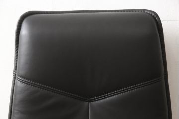 中古　美品　ノルウェー製　EKORNES(エコーネス)　City(シティ)　Mサイズ　オットマン付き!!スタイリッシュなデザインが魅力のストレスレスチェア(スターベース、1人掛けソファ、1Pソファ、アームチェア、リクライニングチェア、フットスツール、北欧、本革、レザーチェア)(定価約30万円)(R-066317)
