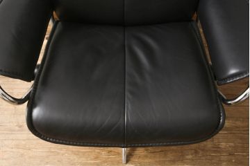 中古　美品　ノルウェー製　EKORNES(エコーネス)　City(シティ)　Mサイズ　オットマン付き!!スタイリッシュなデザインが魅力のストレスレスチェア(スターベース、1人掛けソファ、1Pソファ、アームチェア、リクライニングチェア、フットスツール、北欧、本革、レザーチェア)(定価約30万円)(R-066317)