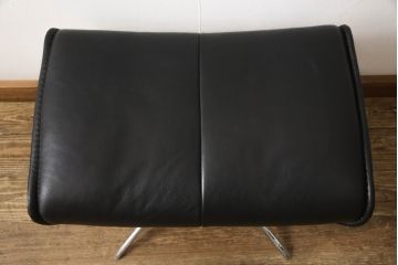 中古　美品　ノルウェー製　EKORNES(エコーネス)　City(シティ)　Mサイズ　オットマン付き!!スタイリッシュなデザインが魅力のストレスレスチェア(スターベース、1人掛けソファ、1Pソファ、アームチェア、リクライニングチェア、フットスツール、北欧、本革、レザーチェア)(定価約30万円)(R-066317)