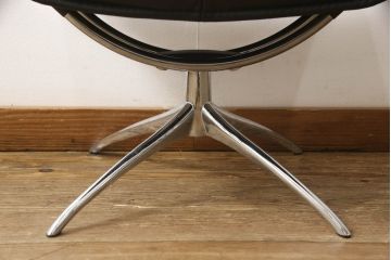 中古　美品　ノルウェー製　EKORNES(エコーネス)　City(シティ)　Mサイズ　オットマン付き!!スタイリッシュなデザインが魅力のストレスレスチェア(スターベース、1人掛けソファ、1Pソファ、アームチェア、リクライニングチェア、フットスツール、北欧、本革、レザーチェア)(定価約30万円)(R-066317)