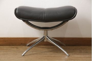 中古　美品　ノルウェー製　EKORNES(エコーネス)　City(シティ)　Mサイズ　オットマン付き!!スタイリッシュなデザインが魅力のストレスレスチェア(スターベース、1人掛けソファ、1Pソファ、アームチェア、リクライニングチェア、フットスツール、北欧、本革、レザーチェア)(定価約30万円)(R-066317)