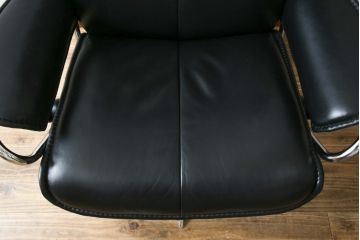 中古　美品　ノルウェー製　EKORNES(エコーネス)　City(シティ)　Mサイズ　オットマン付き!!スタイリッシュなデザインが魅力のストレスレスチェア(スターベース、1人掛けソファ、1Pソファ、アームチェア、リクライニングチェア、フットスツール、北欧、本革、レザーチェア)(定価約30万円)(R-066317)