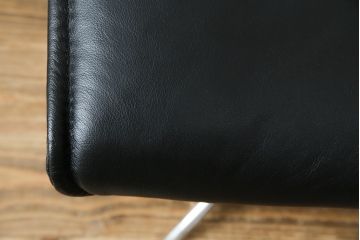 中古　美品　ノルウェー製　EKORNES(エコーネス)　City(シティ)　Mサイズ　オットマン付き!!スタイリッシュなデザインが魅力のストレスレスチェア(スターベース、1人掛けソファ、1Pソファ、アームチェア、リクライニングチェア、フットスツール、北欧、本革、レザーチェア)(定価約30万円)(R-066317)
