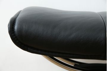 中古　美品　ノルウェー製　EKORNES(エコーネス)　City(シティ)　Mサイズ　オットマン付き!!スタイリッシュなデザインが魅力のストレスレスチェア(スターベース、1人掛けソファ、1Pソファ、アームチェア、リクライニングチェア、フットスツール、北欧、本革、レザーチェア)(定価約30万円)(R-066317)