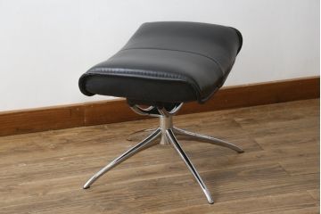 中古　美品　ノルウェー製　EKORNES(エコーネス)　City(シティ)　Mサイズ　オットマン付き!!スタイリッシュなデザインが魅力のストレスレスチェア(スターベース、1人掛けソファ、1Pソファ、アームチェア、リクライニングチェア、フットスツール、北欧、本革、レザーチェア)(定価約30万円)(R-066318)