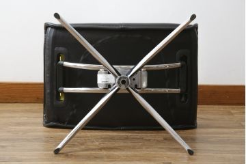 中古　美品　ノルウェー製　EKORNES(エコーネス)　City(シティ)　Mサイズ　オットマン付き!!スタイリッシュなデザインが魅力のストレスレスチェア(スターベース、1人掛けソファ、1Pソファ、アームチェア、リクライニングチェア、フットスツール、北欧、本革、レザーチェア)(定価約30万円)(R-066318)
