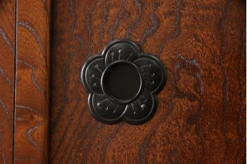 中古　岩谷堂箪笥　上質な和の空間づくりにおすすめな茶箪笥(違い棚、飾り棚、収納棚、戸棚、食器棚、キャビネット)(R-066320)