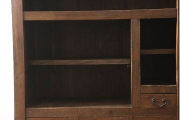 和製アンティーク　檜(ヒノキ)材　ダイヤガラスが昭和レトロな雰囲気を高める三尺水屋箪笥(時代箪笥、茶箪笥、茶棚、食器棚、収納棚、重ね戸棚、キャビネット、引き出し)(R-066321)