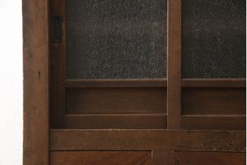 和製アンティーク　檜(ヒノキ)材　ダイヤガラスが昭和レトロな雰囲気を高める三尺水屋箪笥(時代箪笥、茶箪笥、茶棚、食器棚、収納棚、重ね戸棚、キャビネット、引き出し)(R-066321)