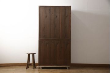 和製アンティーク　檜(ヒノキ)材　ダイヤガラスが昭和レトロな雰囲気を高める三尺水屋箪笥(時代箪笥、茶箪笥、茶棚、食器棚、収納棚、重ね戸棚、キャビネット、引き出し)(R-066321)