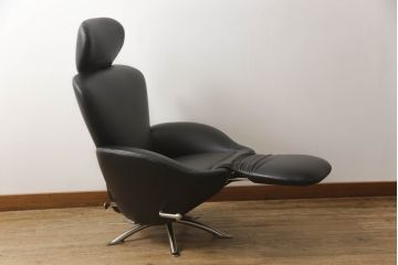 中古　短期使用のため極美品!!　Cassina(カッシーナ)　K10 DODO(ドド)　洗練されたモダンデザインが目を引くシェーズロング(リクライニングチェア、アームチェア、椅子、イス、一人掛けソファ、1人掛けソファ、本革、レザー)(定価約104万5千円)(R-066325)