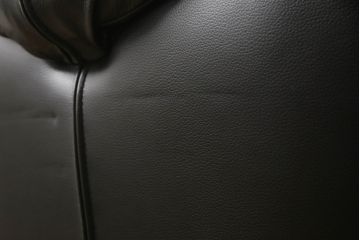 中古　短期使用のため極美品!!　Cassina(カッシーナ)　K10 DODO(ドド)　洗練されたモダンデザインが目を引くシェーズロング(リクライニングチェア、アームチェア、椅子、イス、一人掛けソファ、1人掛けソファ、本革、レザー)(定価約104万5千円)(R-066325)