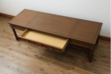 中古　DREXEL HERITAGE(ドレクセルヘリテイジ)　Triune(トライユン)　マホガニー材　洗練されたデザインとクラシカルな佇まいが魅力的なセンターテーブル(カクテルテーブル、リビングテーブル、カフェテーブル、ローテーブル)(R-066326)