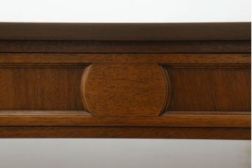 中古　DREXEL HERITAGE(ドレクセルヘリテイジ)　Triune(トライユン)　マホガニー材　洗練されたデザインとクラシカルな佇まいが魅力的なセンターテーブル(カクテルテーブル、リビングテーブル、カフェテーブル、ローテーブル)(R-066326)