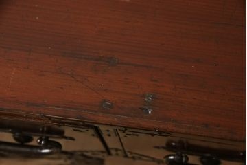 和製アンティーク　上手物!!　前面欅(ケヤキ)材　立派な唐獅子金具が存在感を放つ仙台箪笥ローボード(ローチェスト、引き出し、テレビ台、テレビボード、時代箪笥)(R-066328)