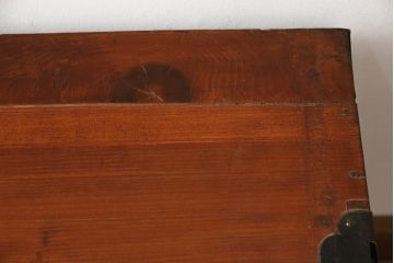 和製アンティーク　上手物!!　前面欅(ケヤキ)材　立派な唐獅子金具が存在感を放つ仙台箪笥ローボード(ローチェスト、引き出し、テレビ台、テレビボード、時代箪笥)(R-066329)