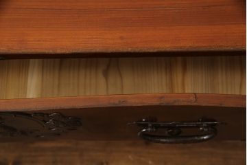 和製アンティーク　上手物!!　前面欅(ケヤキ)材　立派な唐獅子金具が存在感を放つ仙台箪笥ローボード(ローチェスト、引き出し、テレビ台、テレビボード、時代箪笥)(R-066329)