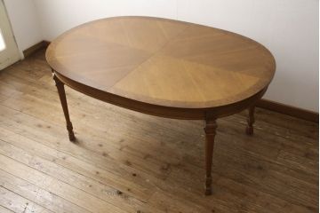 中古　DREXEL HERITAGE(ドレクセルヘリテイジ)　FRANCESCA(フランチェスカ)シリーズ　優美な佇まいのダイニングテーブル(エクステンションテーブル、食卓、4人掛け、6人掛け、8人掛け)(R-066359)