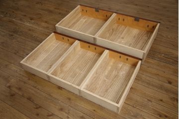 中古　岩谷堂箪笥　風格のある上品な佇まいが魅力の大型和箪笥(着物箪笥、衣装盆、洋服タンス、衣装箪笥、整理箪笥、ワードローブ、引き出し、キャビネット、上下バラ売り可能)(定価約130万円)(R-066361)