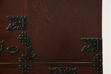 中古　岩谷堂箪笥　風格のある上品な佇まいが魅力の大型和箪笥(着物箪笥、衣装盆、洋服タンス、衣装箪笥、整理箪笥、ワードローブ、引き出し、キャビネット、上下バラ売り可能)(定価約130万円)(R-066361)